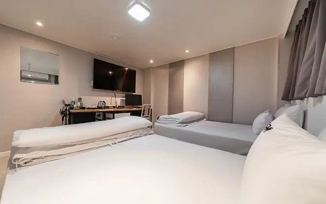 Oda (Premium Twin Room (TWOBeds+Netflix+LO)