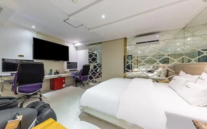 Oda (Couple PC Room)