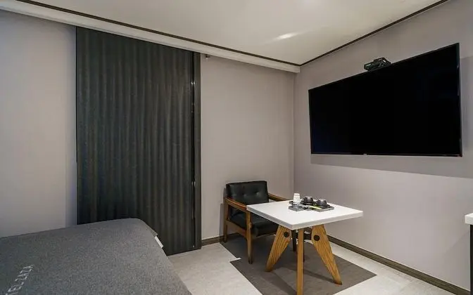 Oda (Game room (no-hard PC high-end games )