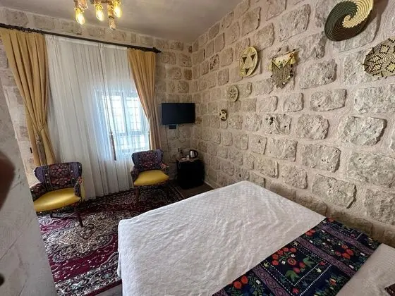 Şahmeran, Avlu Manzaralı, Klimalı