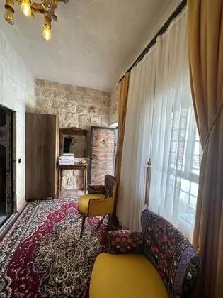 Şahmeran, Avlu Manzaralı, Klimalı