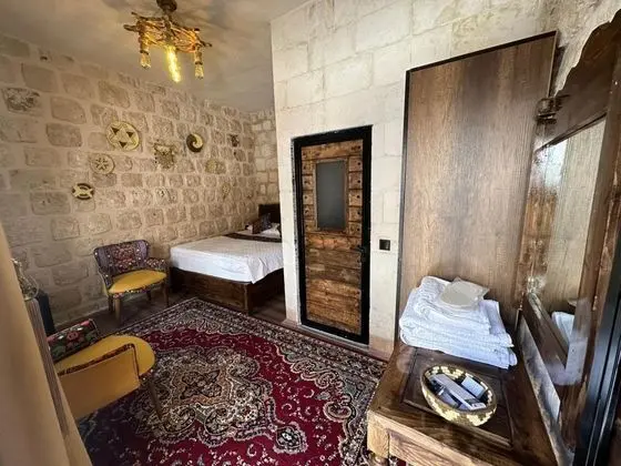 Şahmeran,Avlu Manzaralı,Klimalı