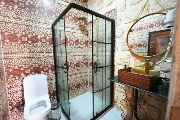 Şahmeran,Avlu Manzaralı,Klimalı