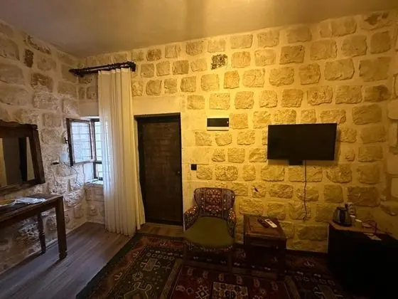 Taus, Avlu Manzaralı, -1. Kat