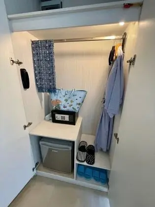 Deluxe Pool Access