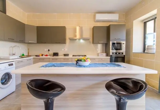 Family Ev, Birden Çok Yatak, Bahçeli (Siku Gozitan house with Pool & hot)
