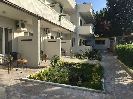 Standard Tek Büyük Yataklı Oda, Bahçe Manzaralı