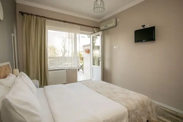 Standard Tek Büyük Yataklı Oda, Bahçe Manzaralı