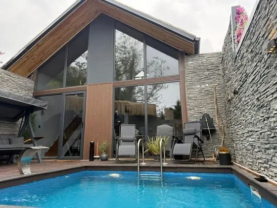 Premium Bungalov Çift Kişilik Havuz manzarası Oda