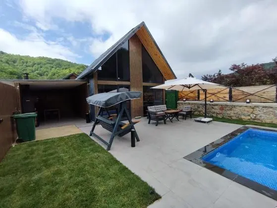 Villa,Bahçe Manzaralı,Özel Havuzlu ve Bahçeli
