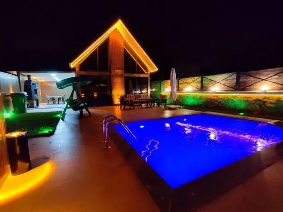 Villa,Bahçe Manzaralı,Özel Havuzlu ve Bahçeli