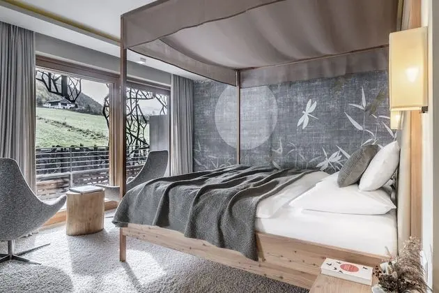 Design Tek Büyük Yataklı Oda, Dağ Yamacı (Superior)