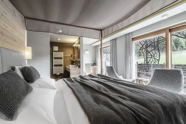 Design Tek Büyük Yataklı Oda, Dağ Yamacı (Superior)