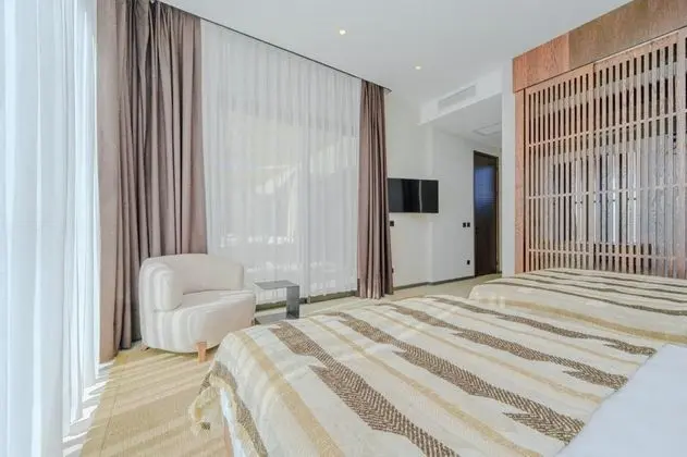 Villa, Özel Havuzlu ve Bahçeli
