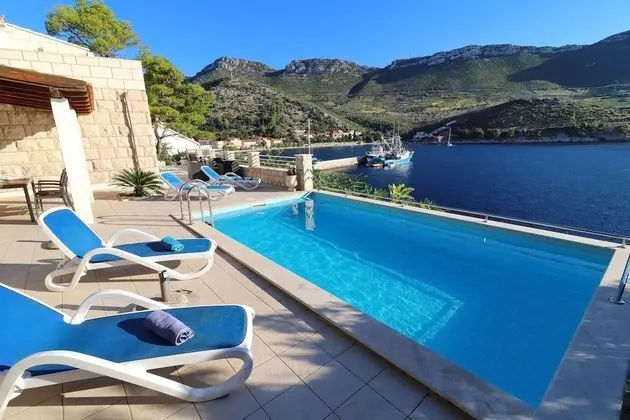 Villa (Two-Bedroom Villa with Private Pool a)