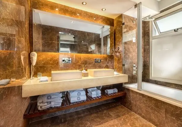 Çatı Katı Süiti (Penthouse)