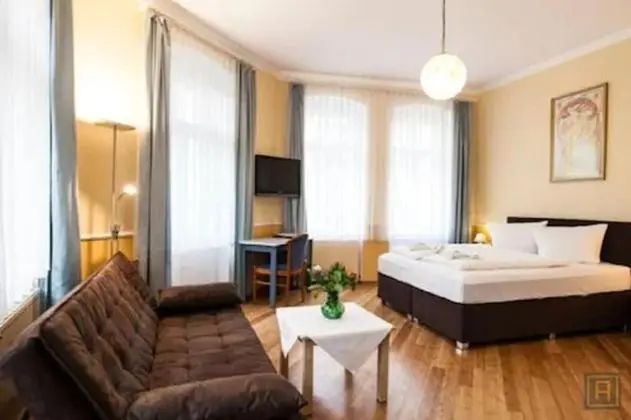 Comfort Tek Büyük Yataklı Oda