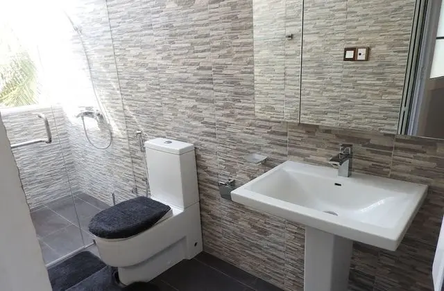 Tek Büyük Yataklı Oda, 1 Yatak Odası, Küçük Mutfak, Dağ Manzaralı
