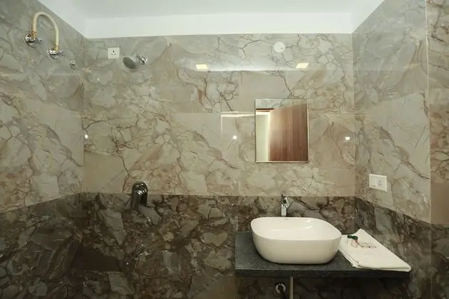 Deluxe Oda, 1 En Büyük (King) Boy Yatak, Tepe Manzaralı