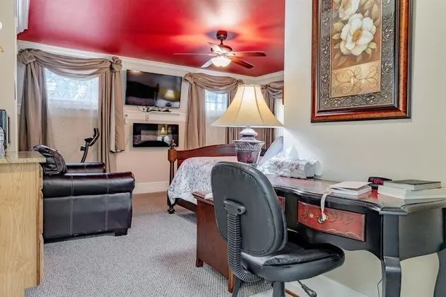 Queen Anne Suite