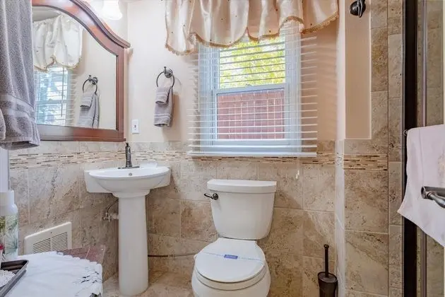 Queen Anne Suite