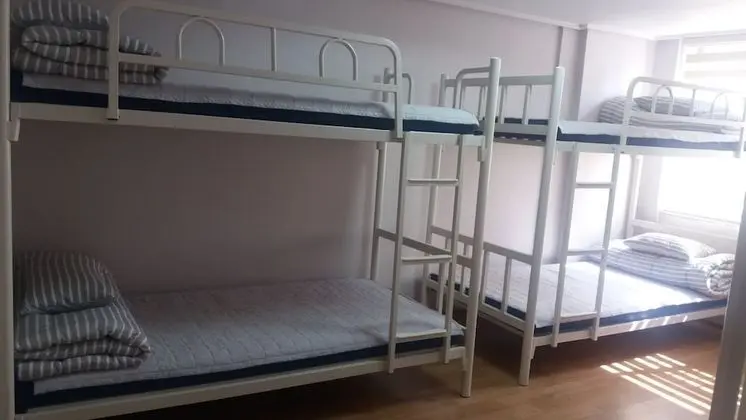 Ortak Ranzalı Oda, Karma Ranzalı Oda