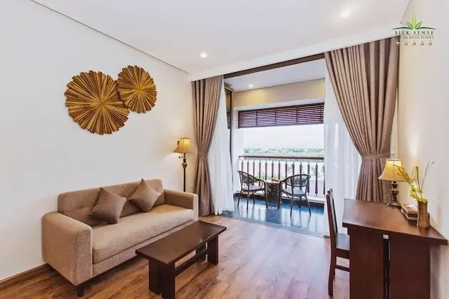 Deluxe Tek Büyük Yataklı Oda, Nehir Manzaralı