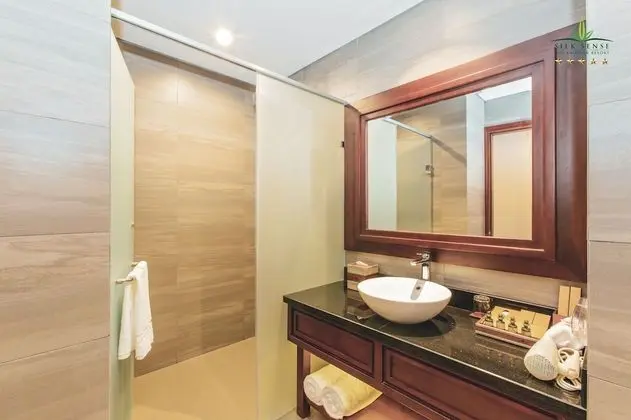Deluxe Tek Büyük Yataklı Oda, Nehir Manzaralı