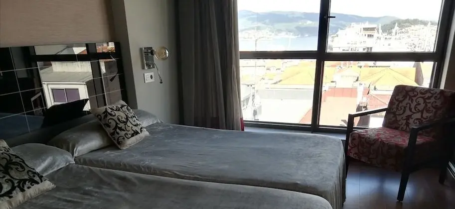 Standard Tek Büyük veya İki Ayrı Yataklı Oda, Deniz Manzaralı