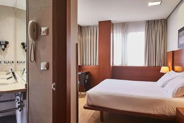Büyük Yataklı Tek Kişilik Oda (Silken Club)