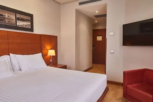 Büyük Yataklı Tek Kişilik Oda (Silken Club)