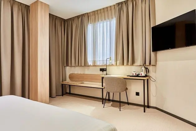 Deluxe Tek Büyük Yataklı Oda (Silken Club)