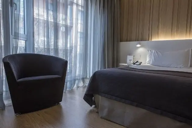 Comfort Tek Büyük Yataklı Oda