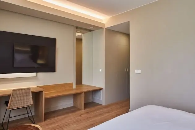 Büyük Yataklı Tek Kişilik Oda