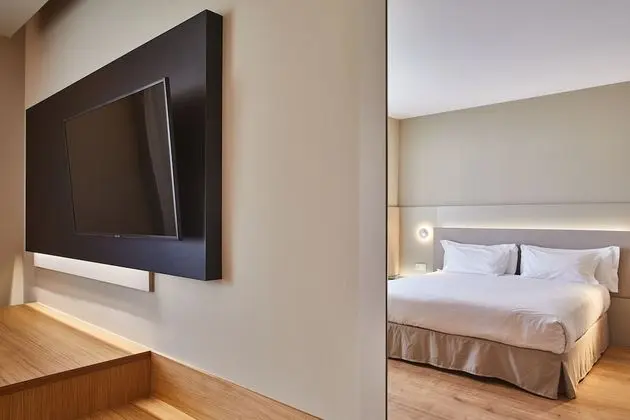 Büyük Yataklı Tek Kişilik Oda