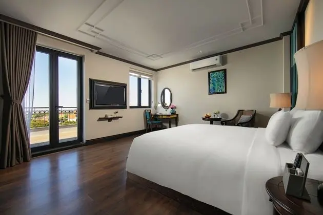 Honeymoon Oda, Şehir Manzaralı