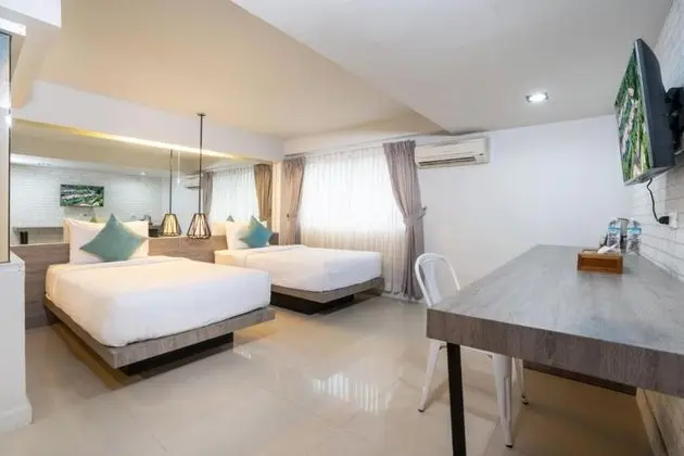Ev King Size Bed