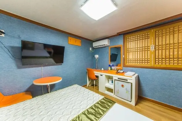Oda (Semi-special room)