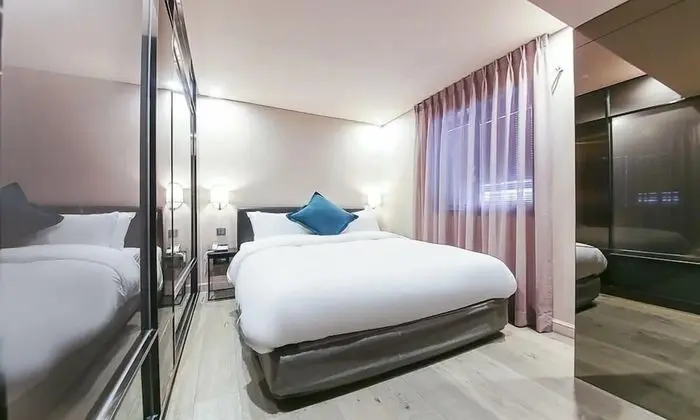 Deluxe Oda, Sigara İçilmez