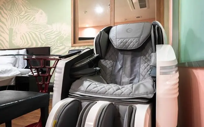 Oda (VVIP (Netflix available massage chair)