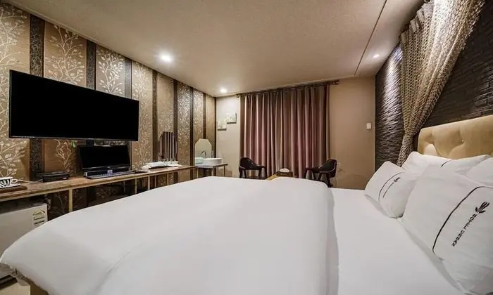 Deluxe Tek Büyük Yataklı Oda