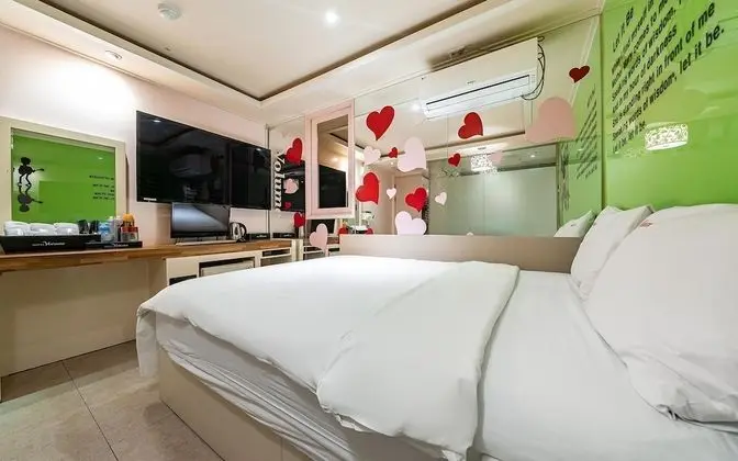 Oda (Heart Room (Limited to 3 Person))