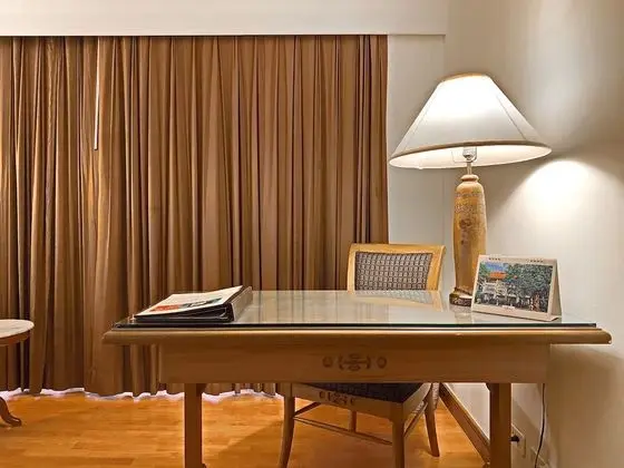 Premium Deluxe Twin Room