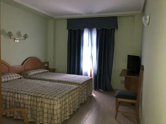 Tek Büyük veya İki Ayrı Yataklı Oda