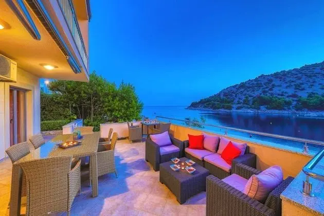 Ev (Silva - with pool and great view - H()