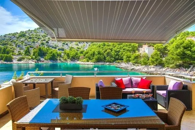 Ev (Silva - with pool and great view - H()