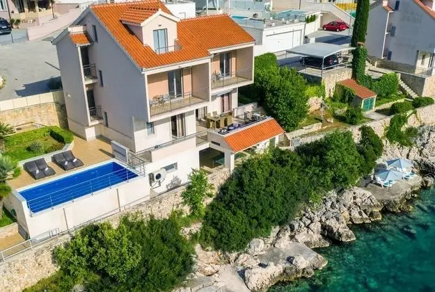 Ev (Silva - with pool and great view - H()