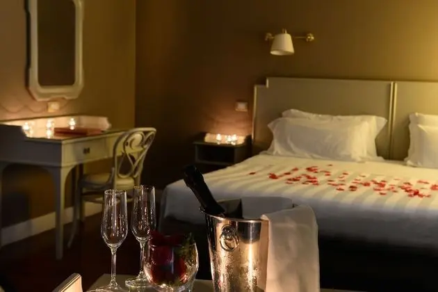 Superior Tek Büyük Yataklı Oda (Free spa access)