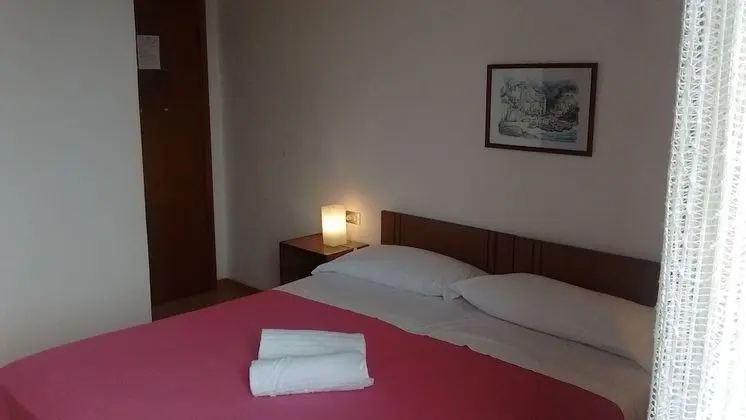 Tek Büyük Yataklı Oda, Kısmi Göl Manzaralı