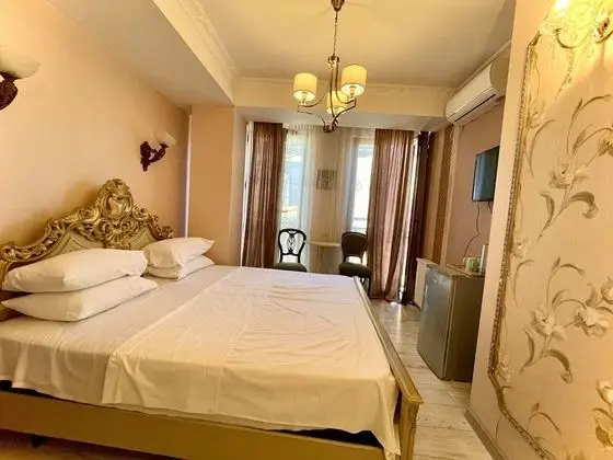 Classic Tek Büyük Yataklı Oda